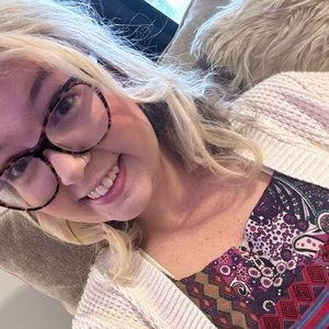 Meet your Posher, Crystal